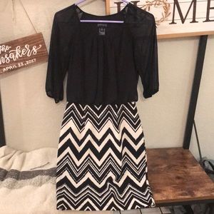 Adorable size 4 dress. Great for work!
